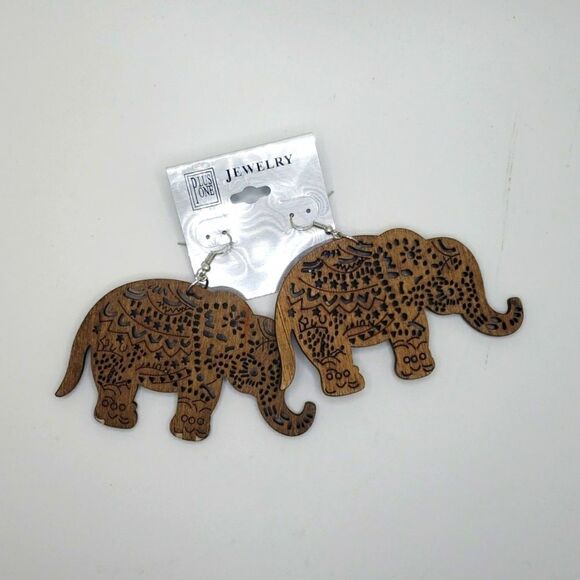 Brown wood elephant boho style hand carved Earrings - Picture 2 of 5